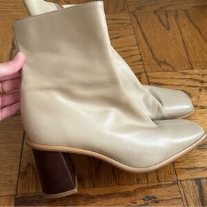 ALOHAS Cream Heeled Boots with Chunky Heel